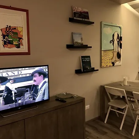 La Casa Nel Parco بيت للعطل *